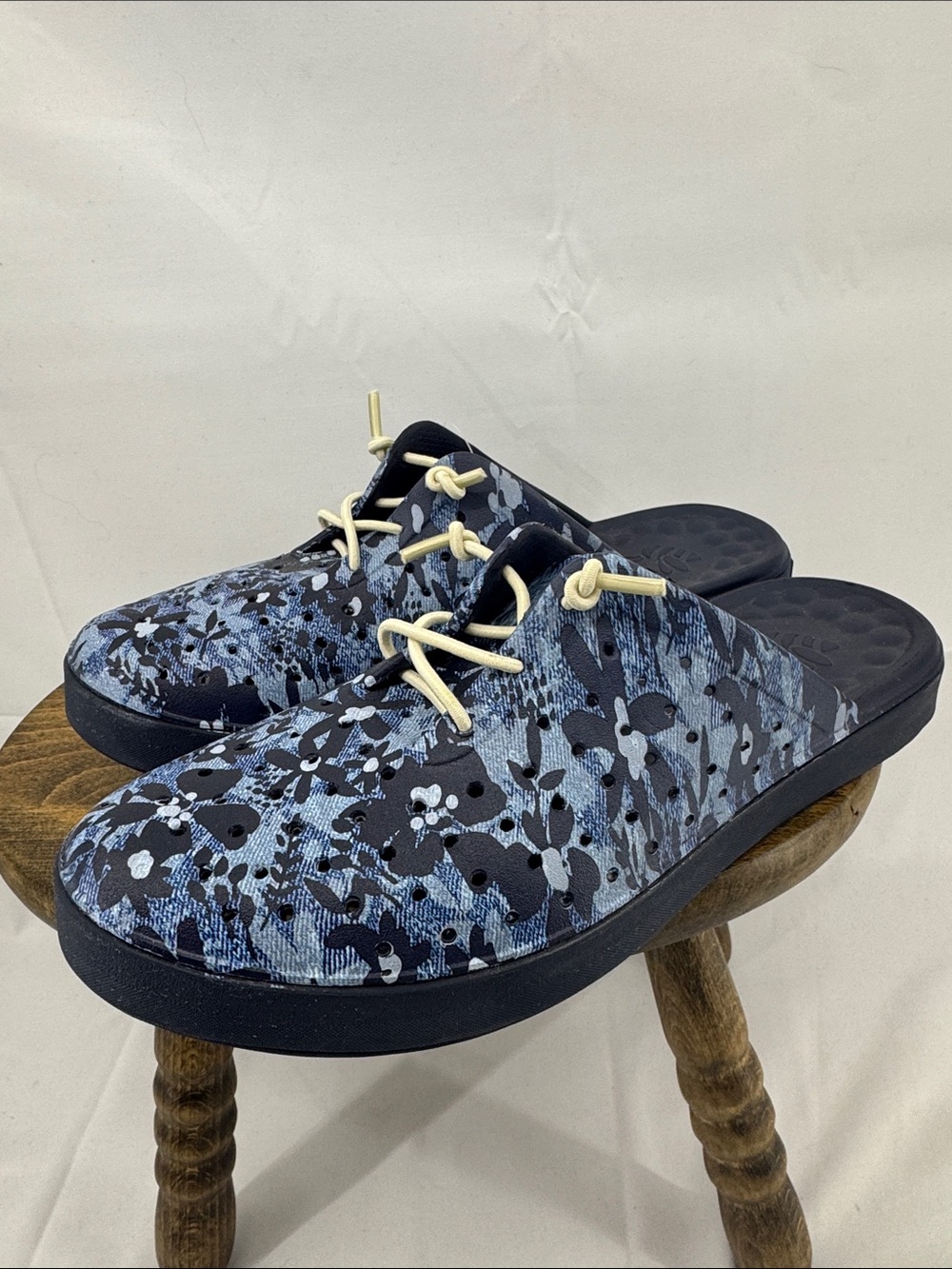 NWOT Joybees Womens Weekend Navy Graphic Denim Floral Rubber Mules w/ Lace-up, 9